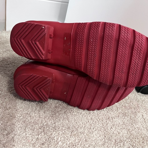 Tall red hunter boots size 9 - Picture 3 of 4